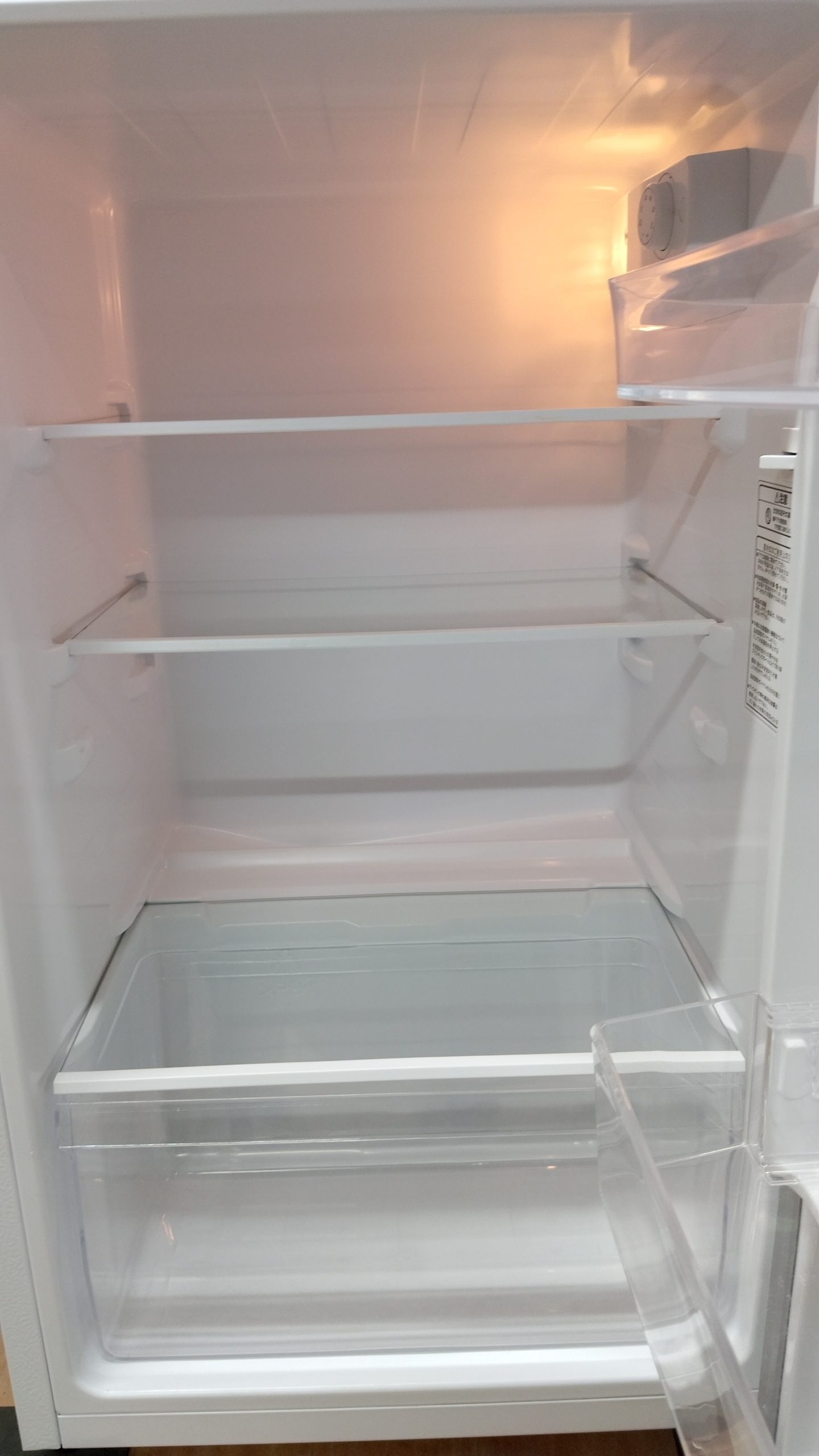 【中古】Hisense 2ドアノンフロン冷凍冷蔵庫 124L 2024年製 HR-B12HW - 画像 (8)