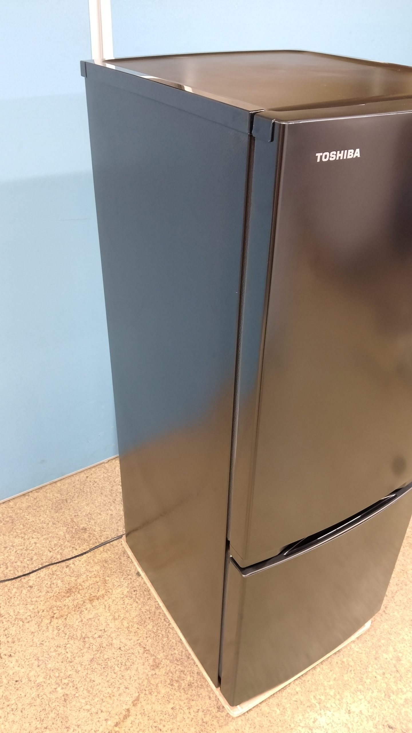 【中古】TOSHIBA 東芝 2ドアノンフロン冷凍冷蔵庫 153L 2023年製 GR-U15BS(K) - 画像 (4)