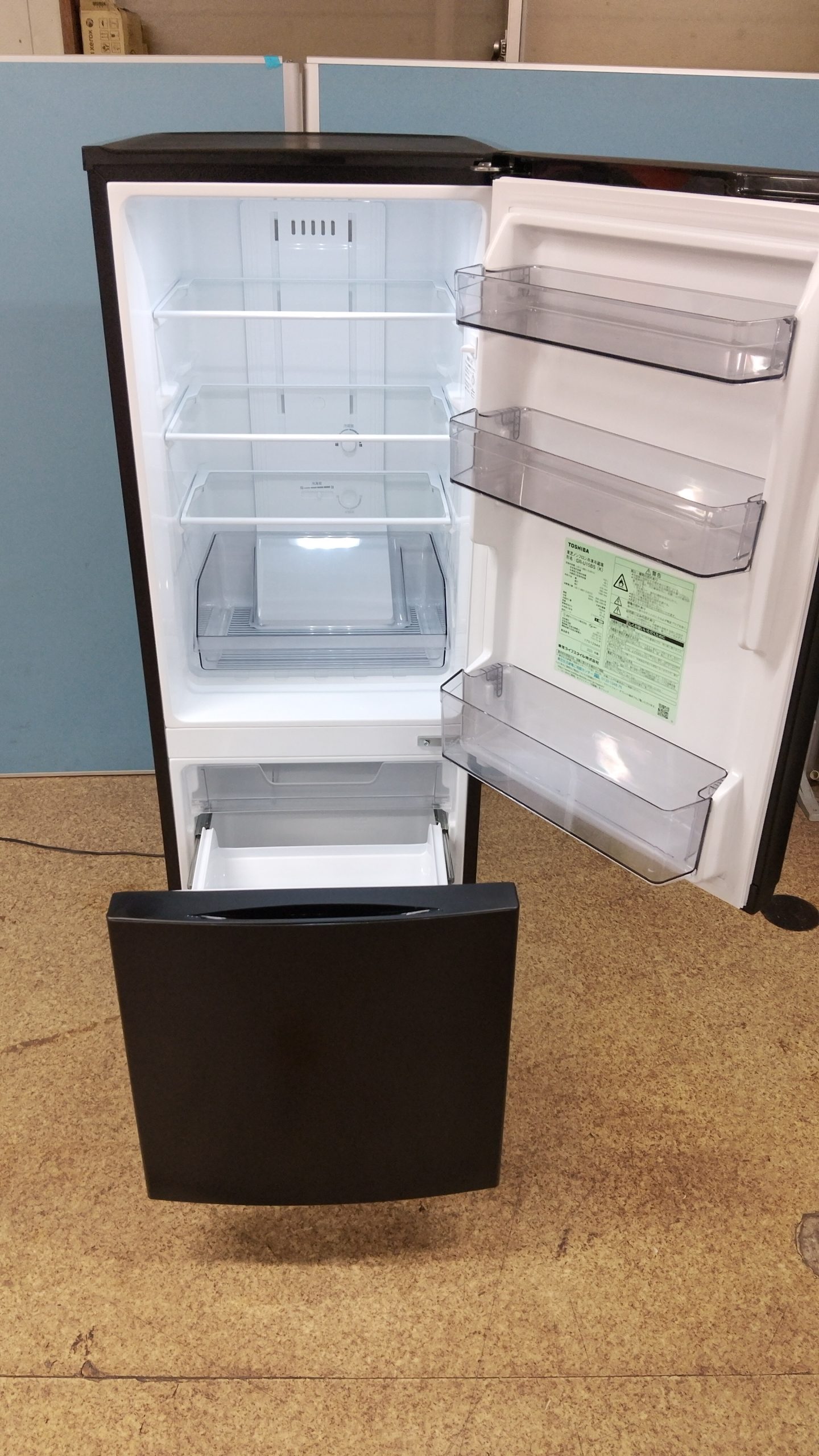 【中古】TOSHIBA 東芝 2ドアノンフロン冷凍冷蔵庫 153L 2023年製 GR-U15BS(K) - 画像 (6)