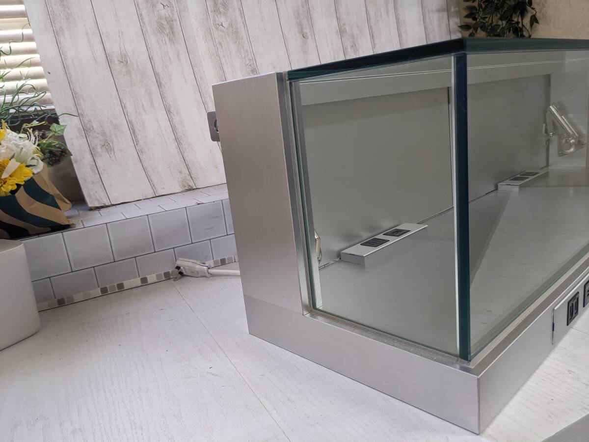 【中古】ガラスケース ショーケース 卓上 コンセント USBポート 各4口 - 画像 (3)
